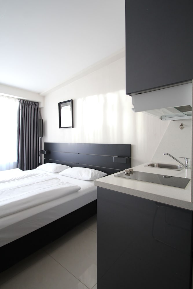 Economy Double Room, 2 Twin Beds photo 1