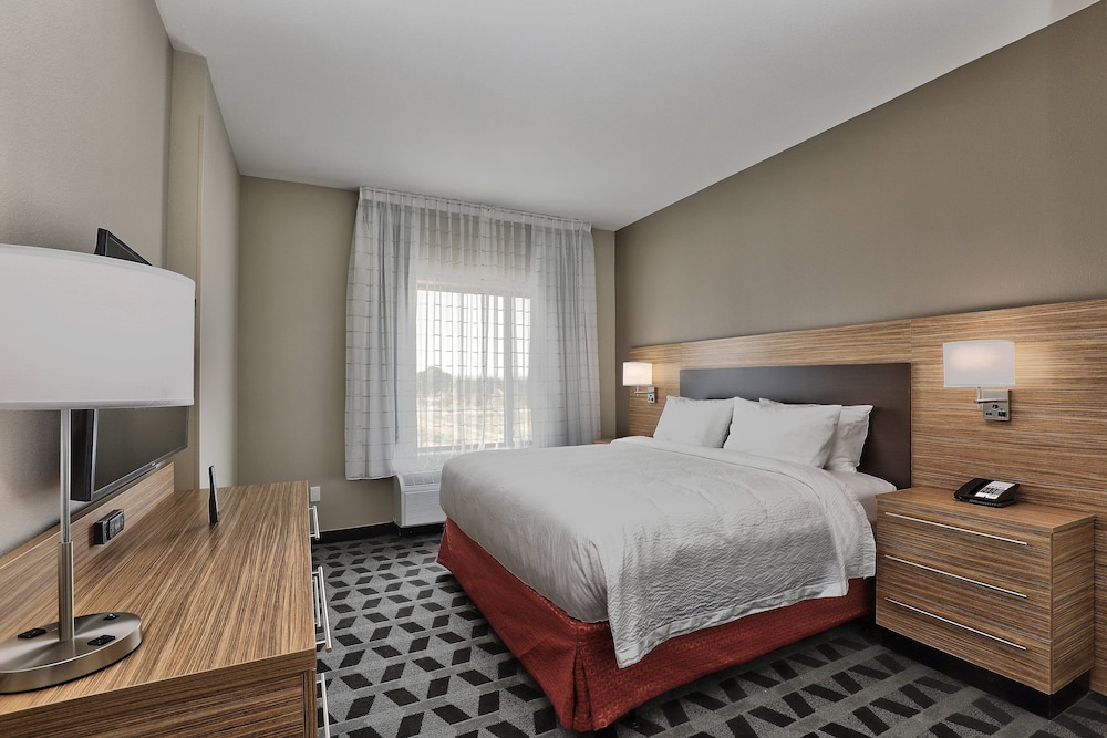 Suite, 1 Bedroom - Photo 2