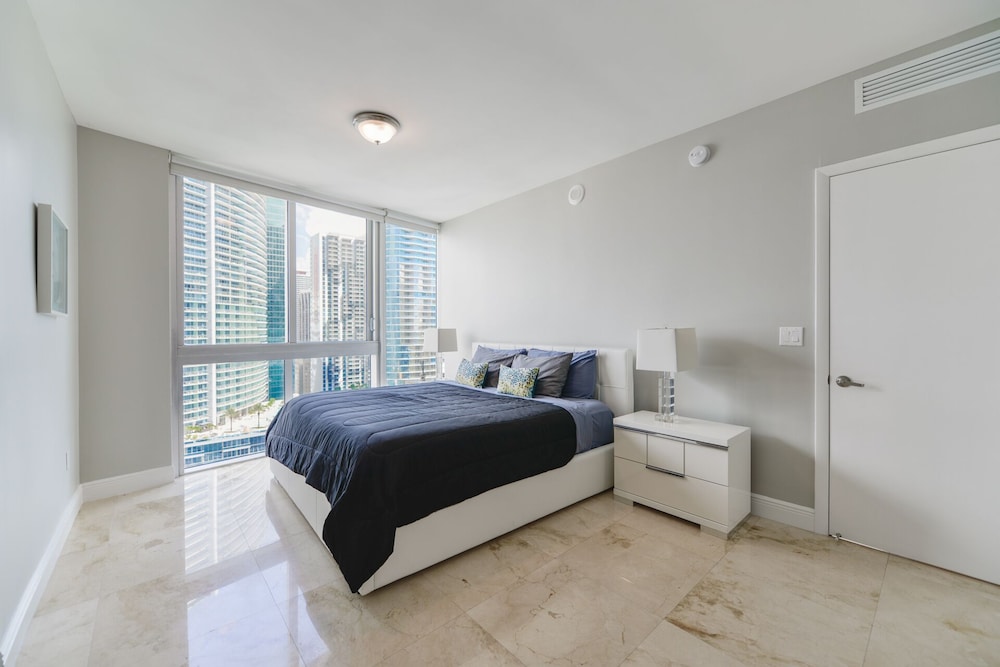 Luxury Apartment photo 3