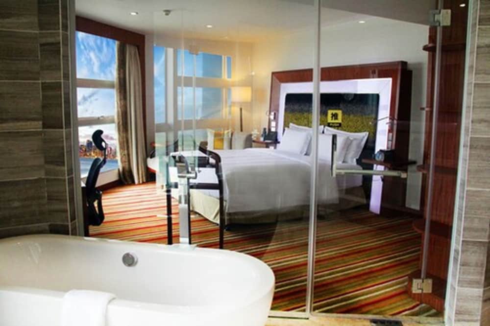 Premier Twin Room, 2 Twin Beds, Executive Level - Photo 8