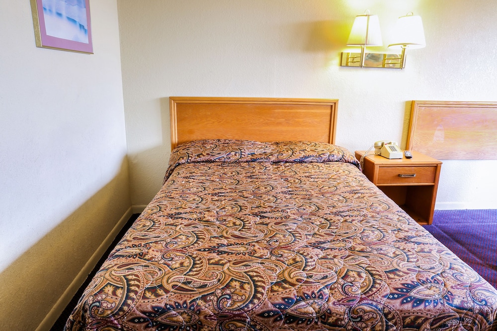 Standard Double Room, 1 Double Bed - Smoking photo 2