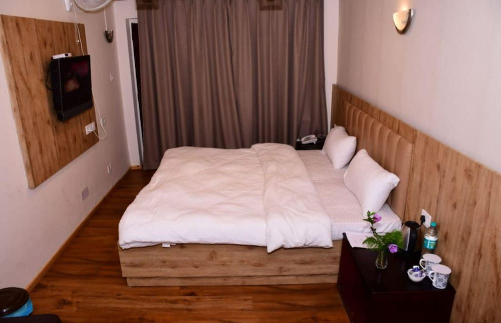 Deluxe Room - Photo 5