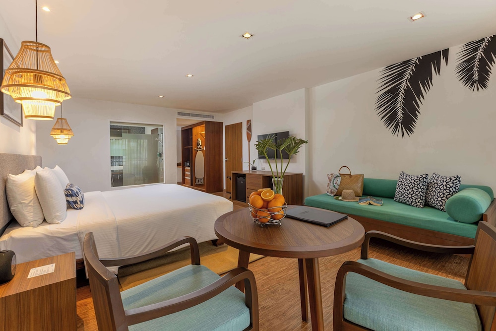Premier Room, 1 King Bed with Sofa bed, Balcony (Garden)