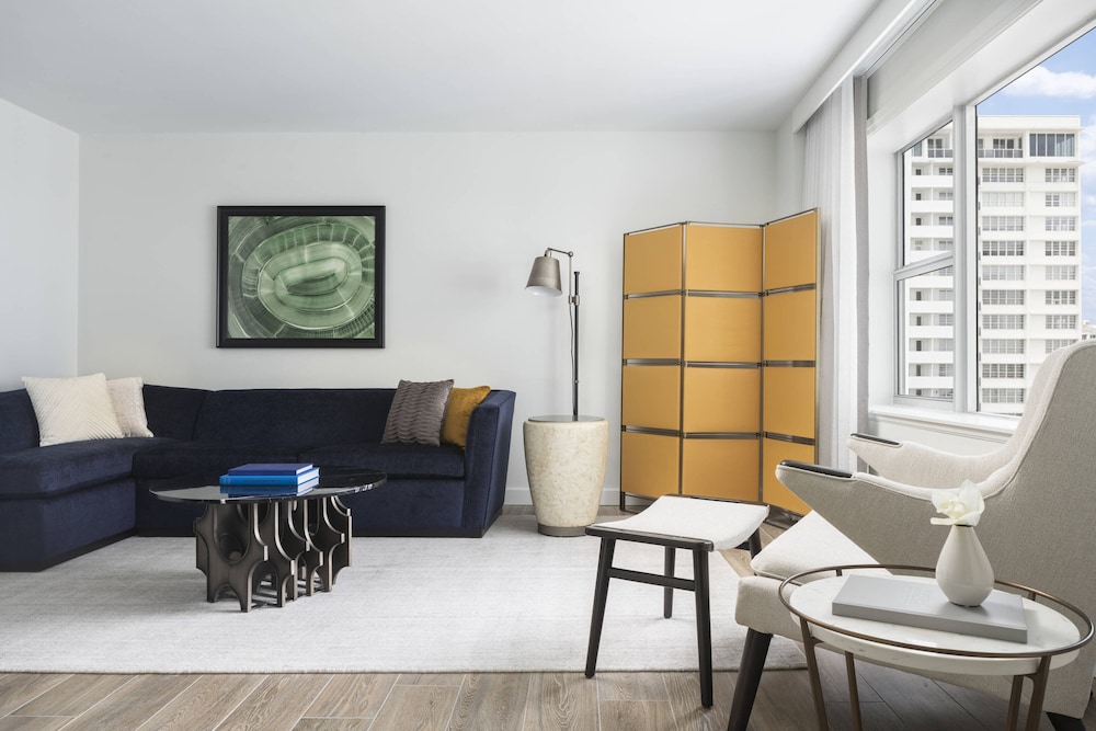 Suite, 1 Bedroom, City View - Photo 1