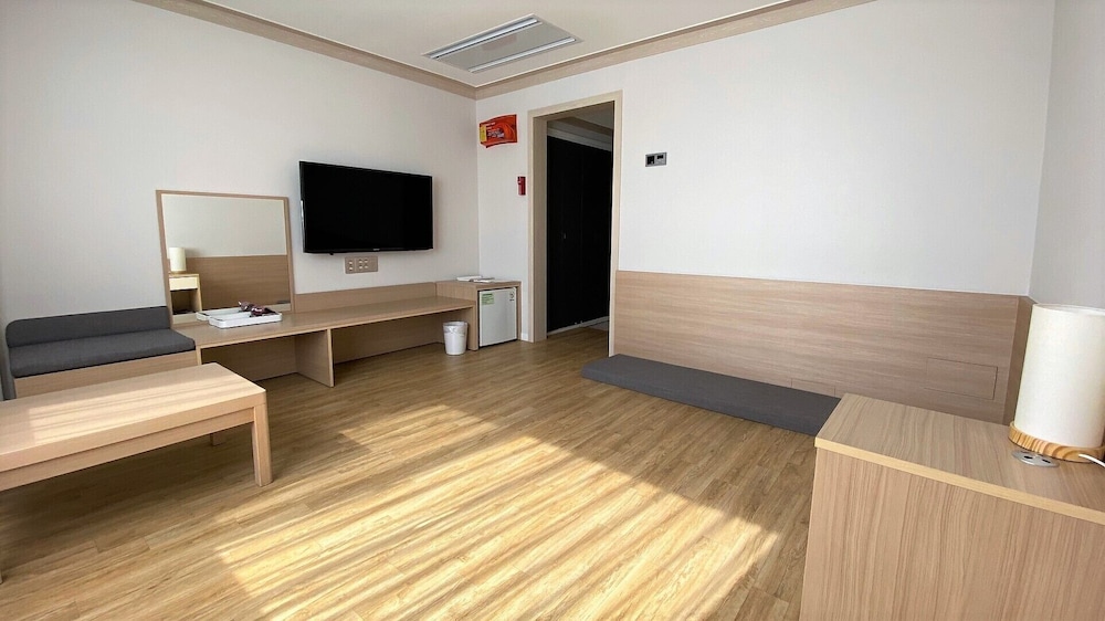 Room (Standard Ondol)