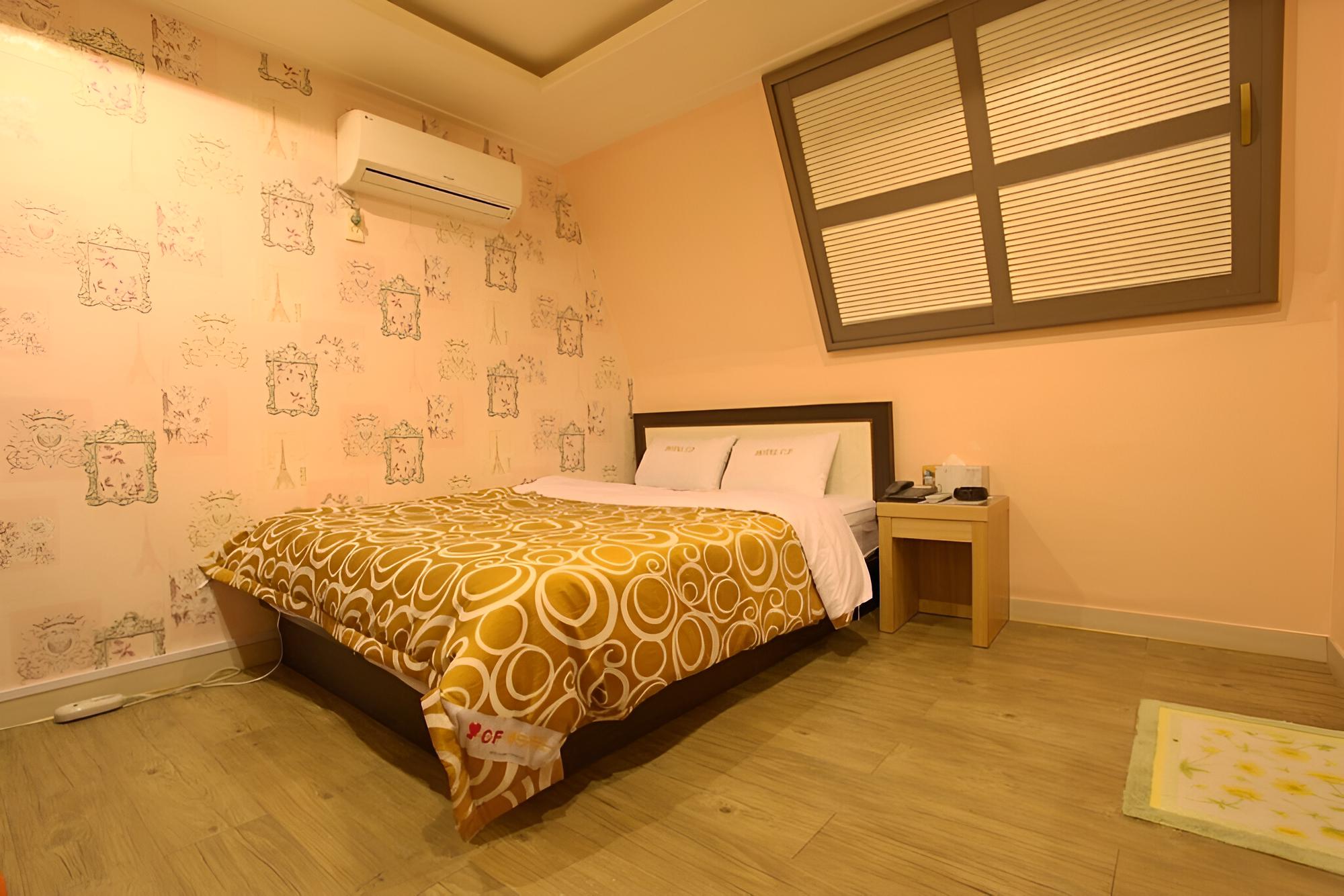 Room (Standard Room)