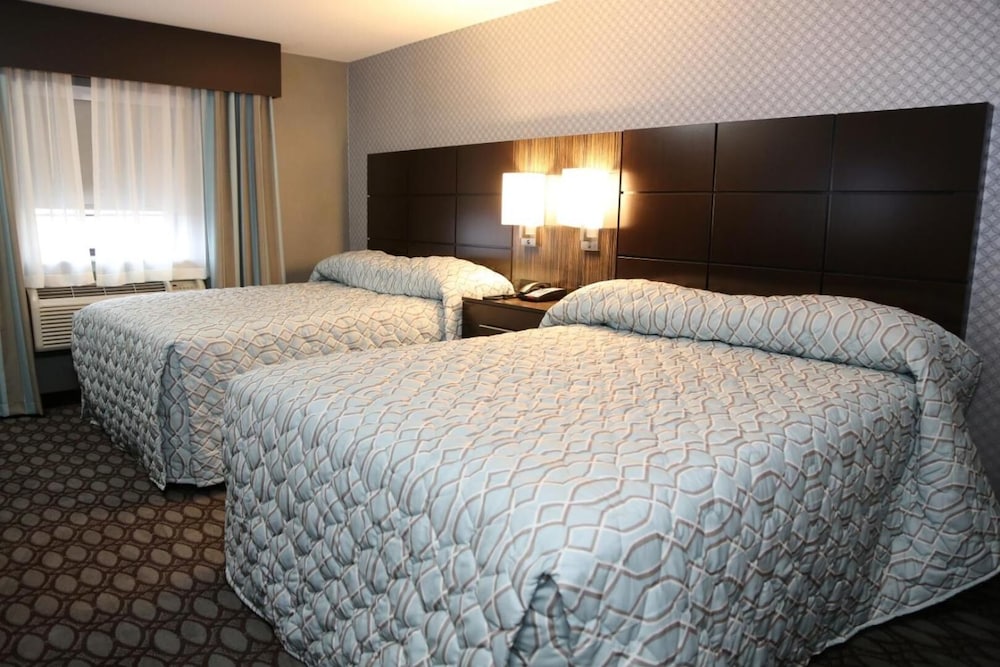 Deluxe Room, 2 Queen Beds photo 2