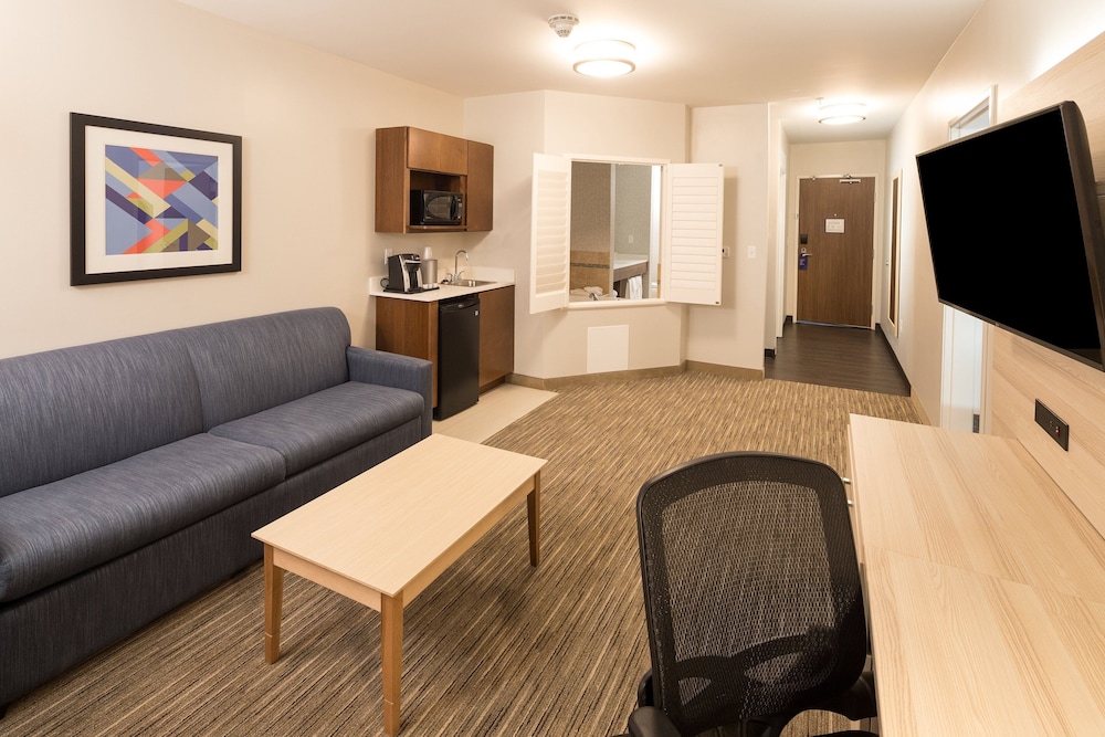 Suite, 1 Bedroom, Jetted Tub - Photo 1