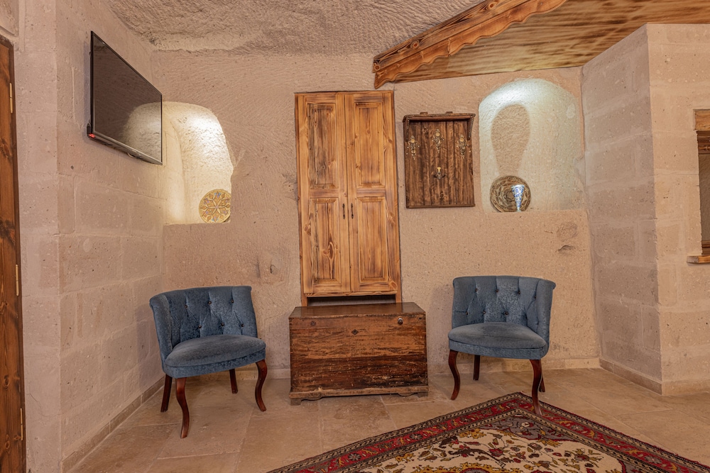 Deluxe Cave Room - Photo 2