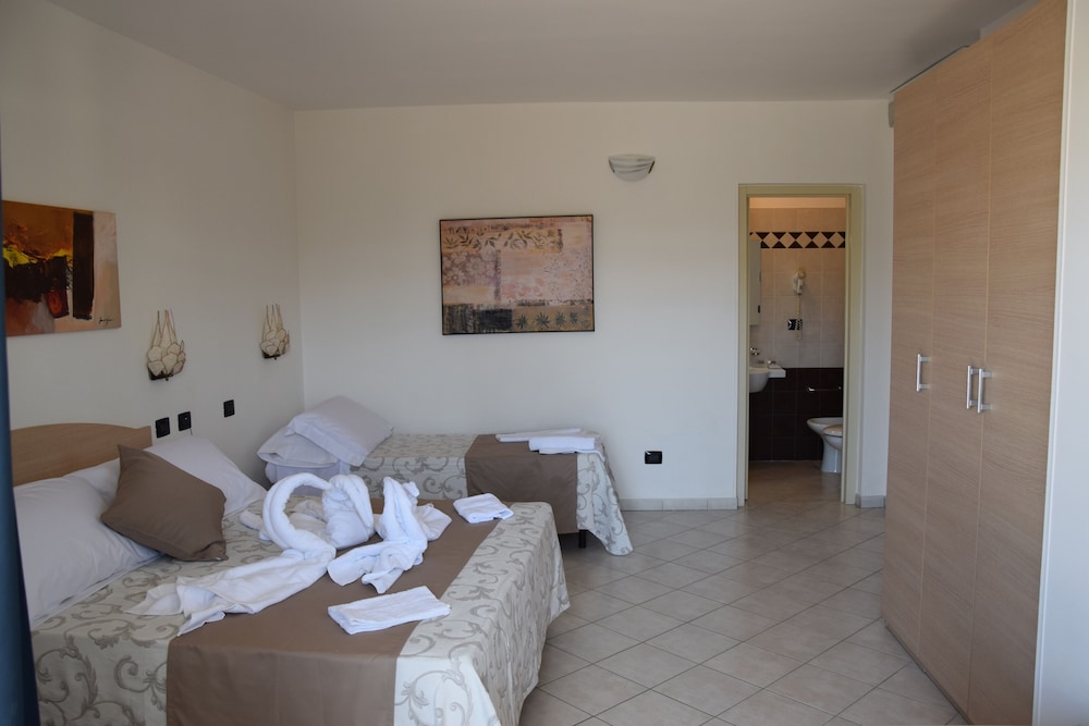 Deluxe Double or Twin Room, City View photo 1