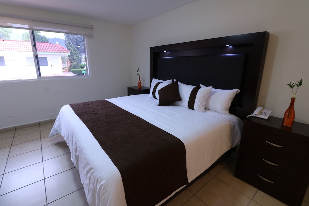 Standard Room, 1 King Bed - Photo 1