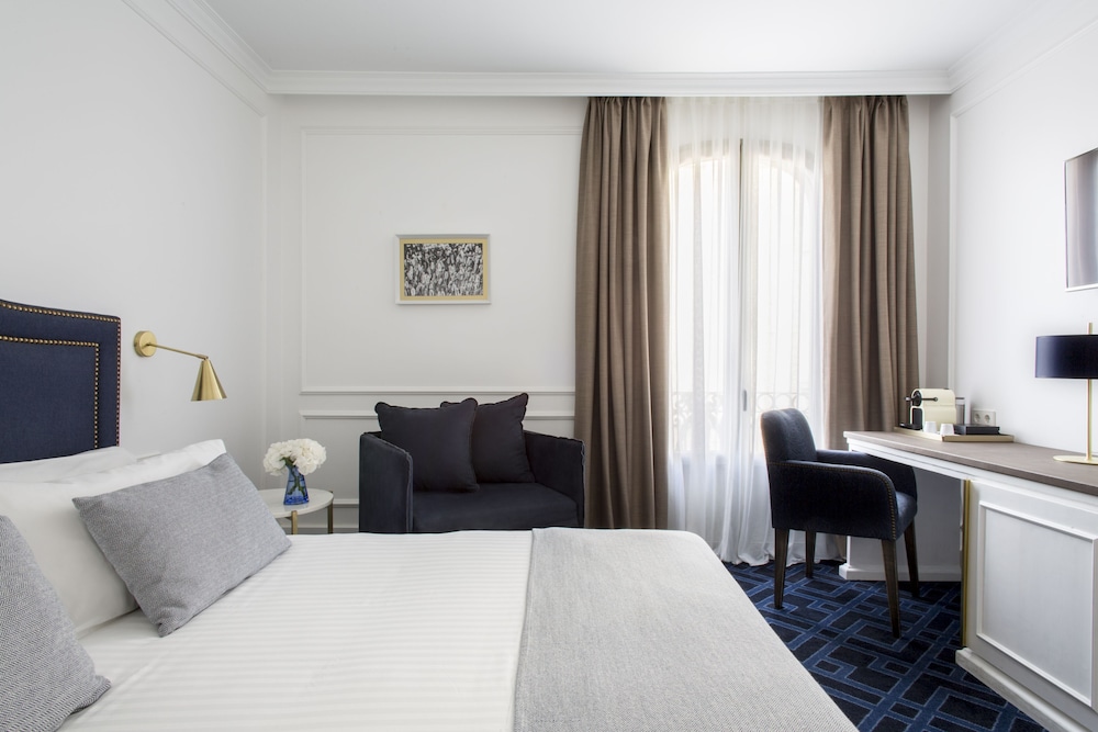 Superior Triple Room photo 3