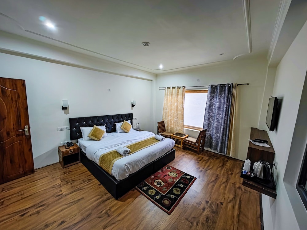 Deluxe Room - Photo 7