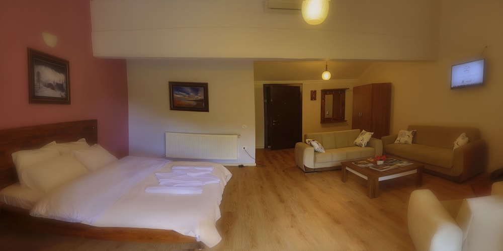 Luxury Suite photo 3