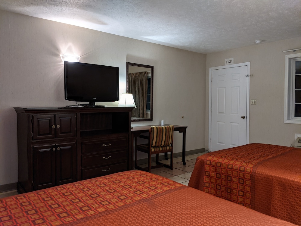 Standard Room, 2 Double Beds, Non Smoking photo 2