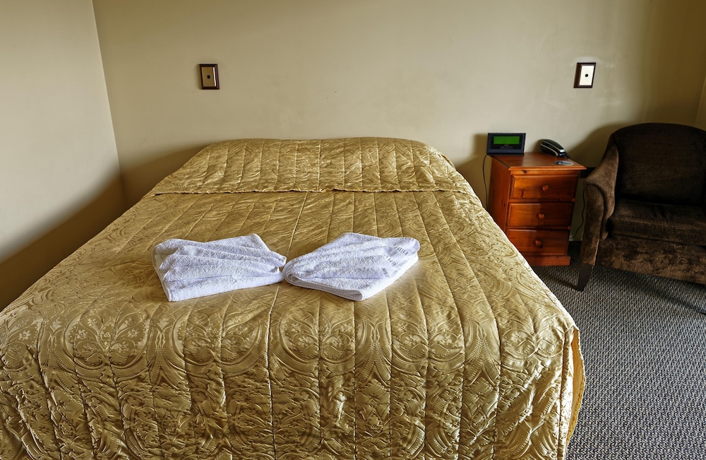 Superior Studio, 1 King Bed, Accessible photo 3