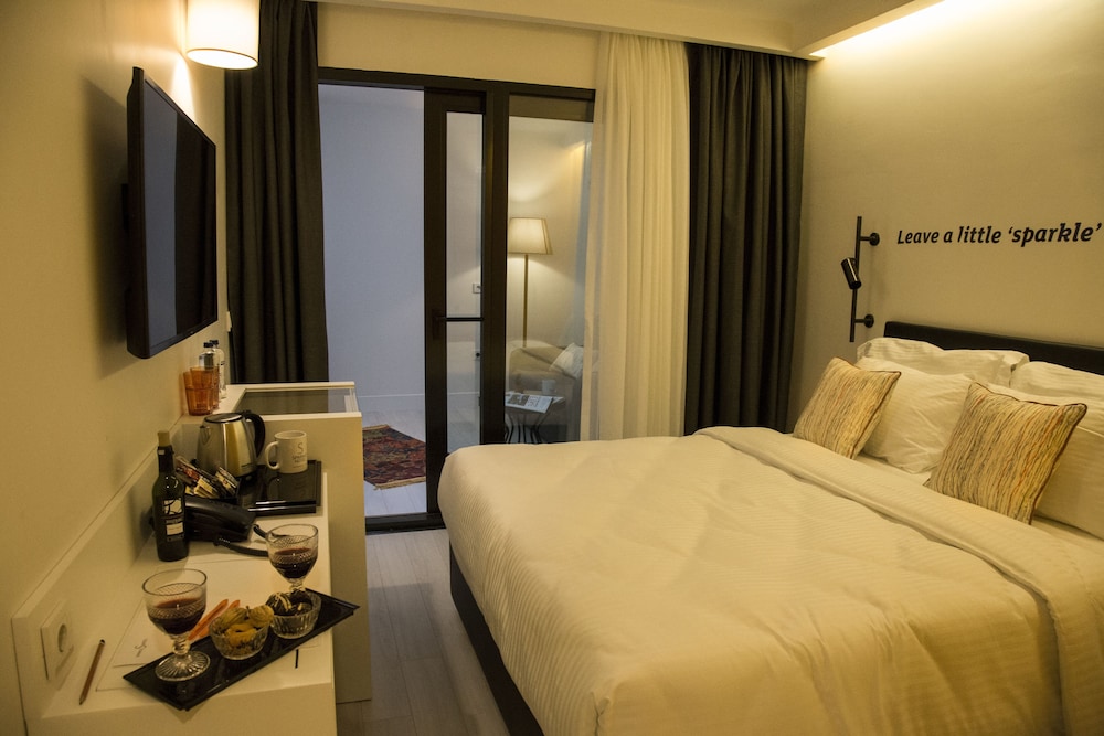 Junior Suite, 1 Queen Bed photo 1