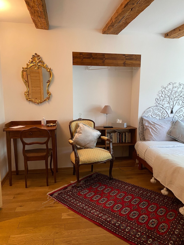 Double Room, Ensuite (Jeanne de Ferrette) photo 1