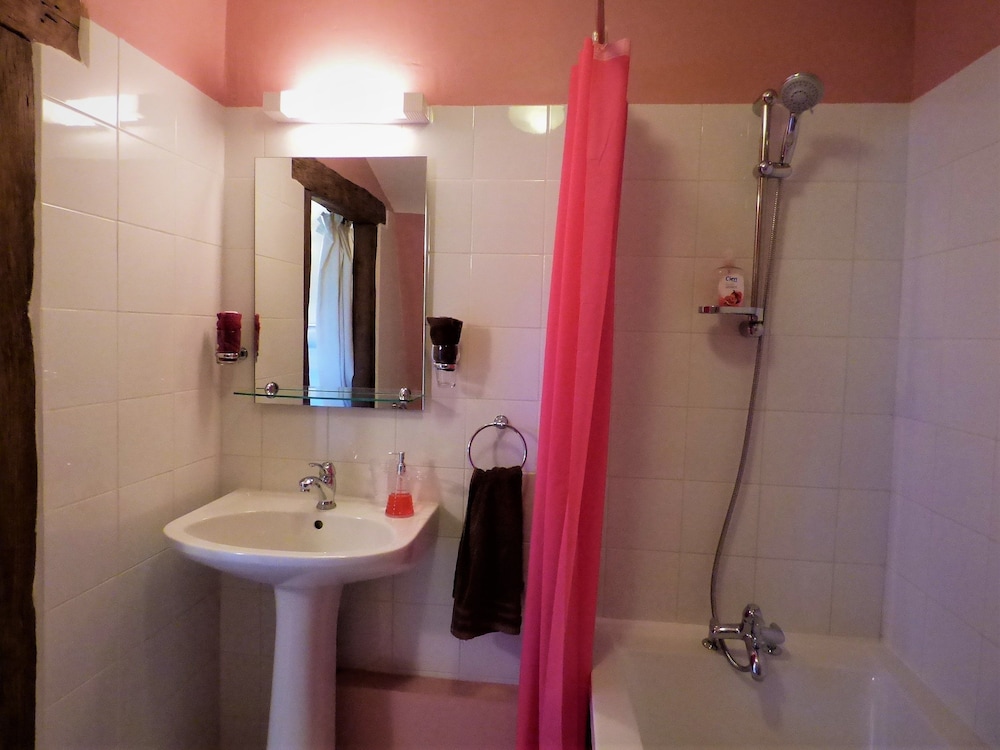 Family Room, Multiple Beds, Non Smoking, Garden View photo 2