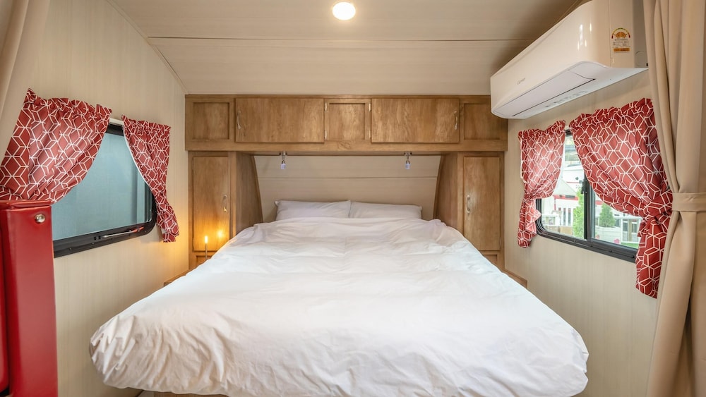 Basic Room, 1 Bedroom (Caravan USA 9) - Photo 12