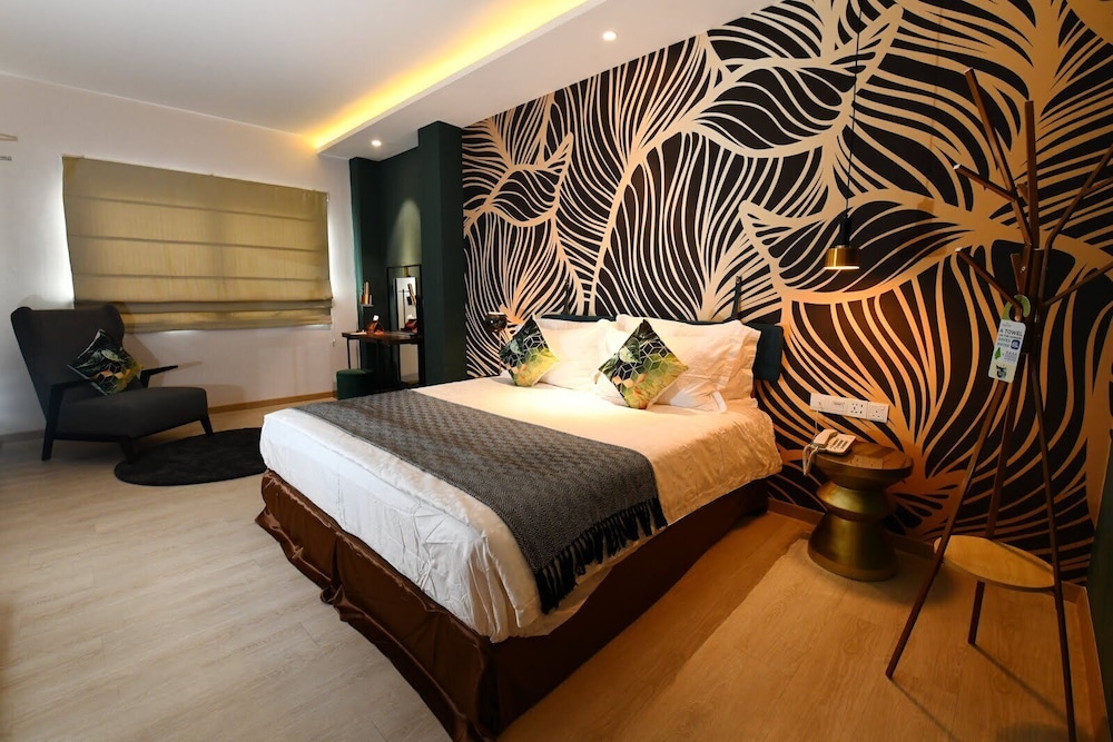 Premier King Room - Photo 5