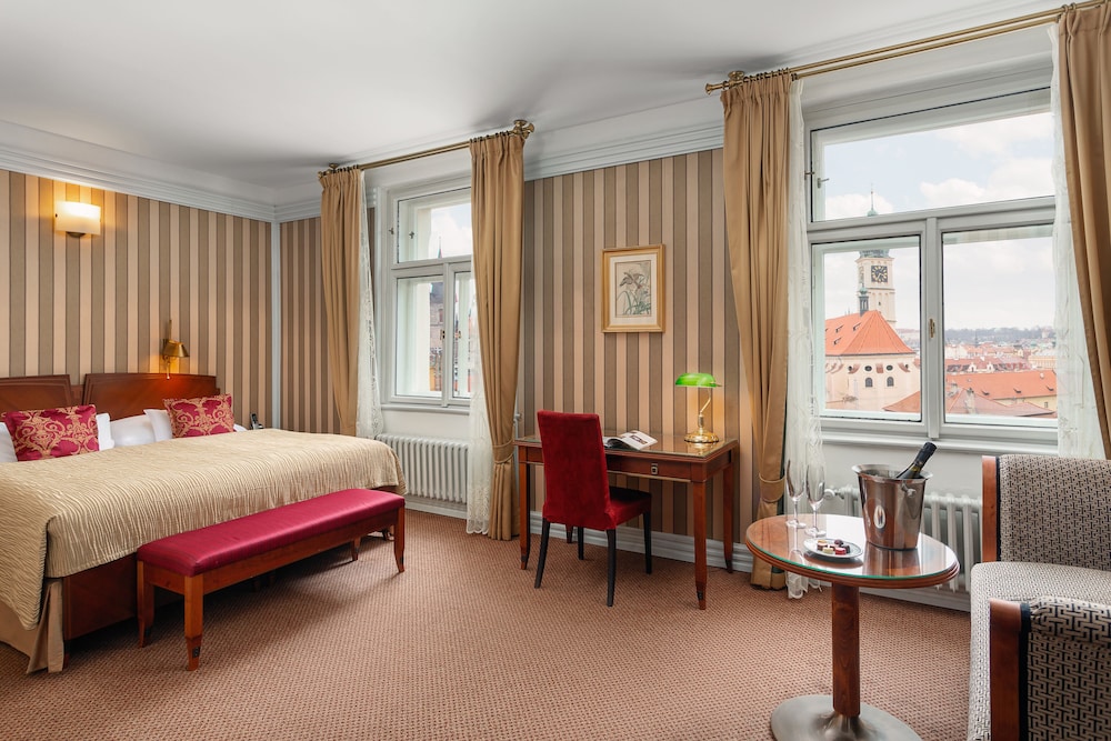Executive Room - Photo 9