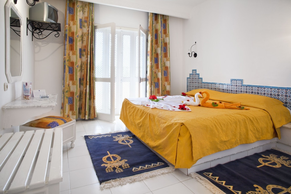 Standard Double Room - Photo 4