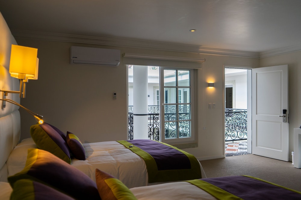 Twin Junior Suite Double - Photo 7