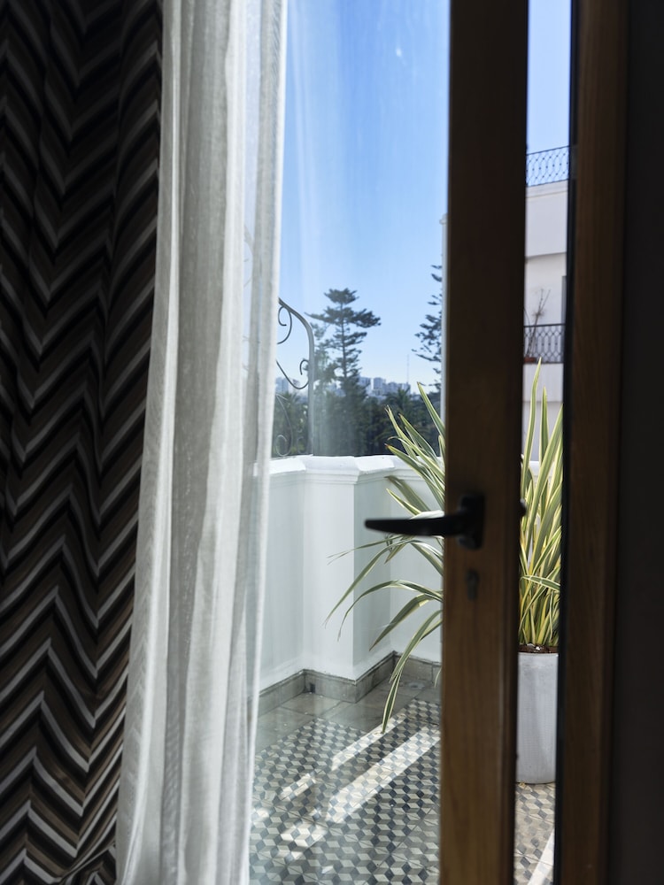 Executive Room - Photo 5