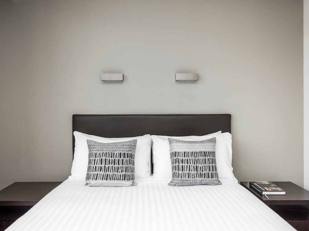 Hotel Queen Room - Photo 5