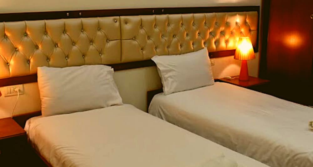 Deluxe Twin Room photo 3