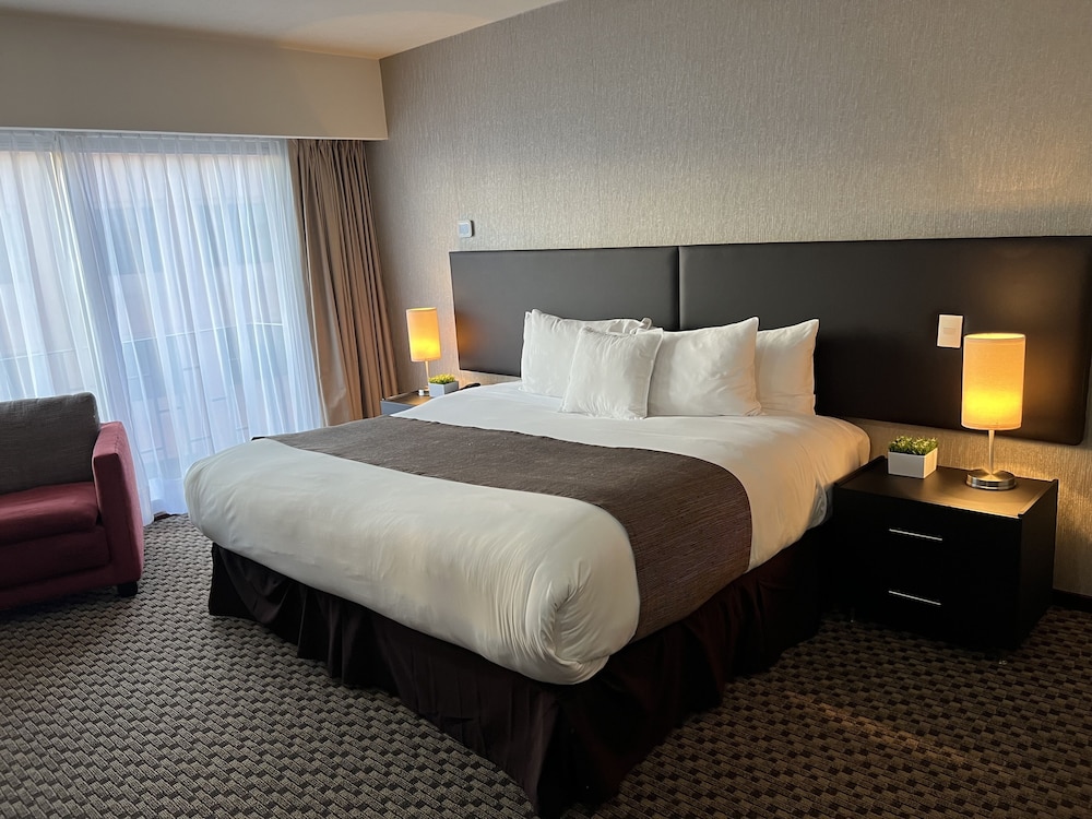 Royal Premium Family Suite, with balcony photo 3