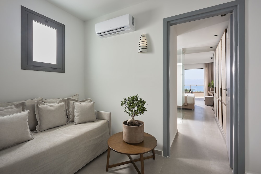Junior Suite, Sea View - Photo 3