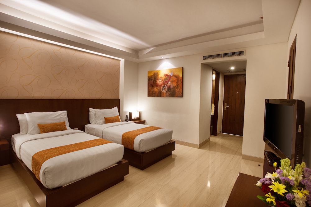 Deluxe Room - No Window - Photo 7