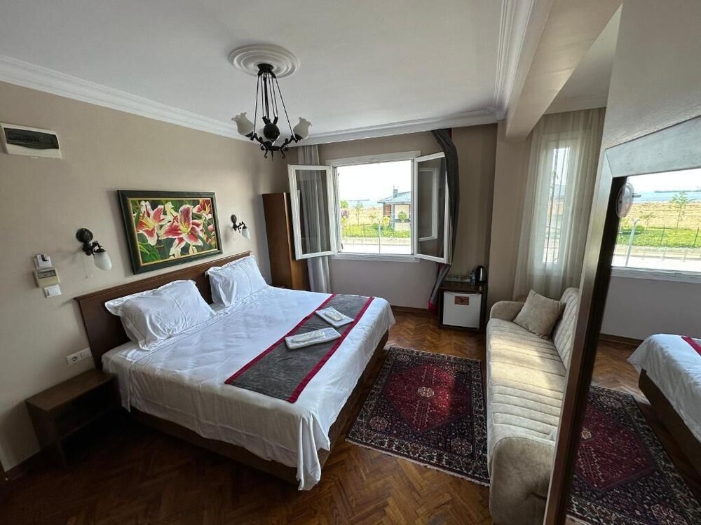 Deluxe Room, Sea View photo 2