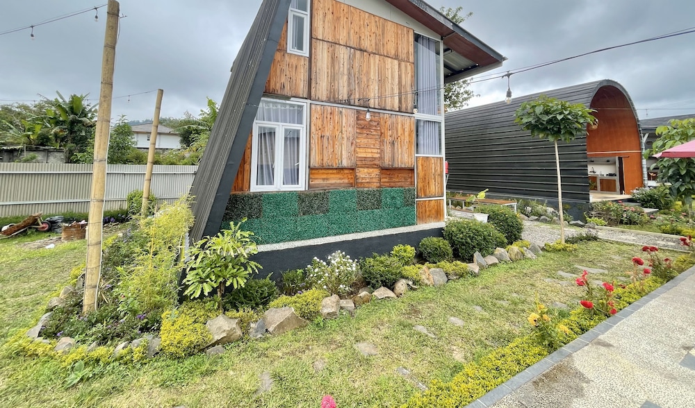 Cendana Cabin for 10 Persons