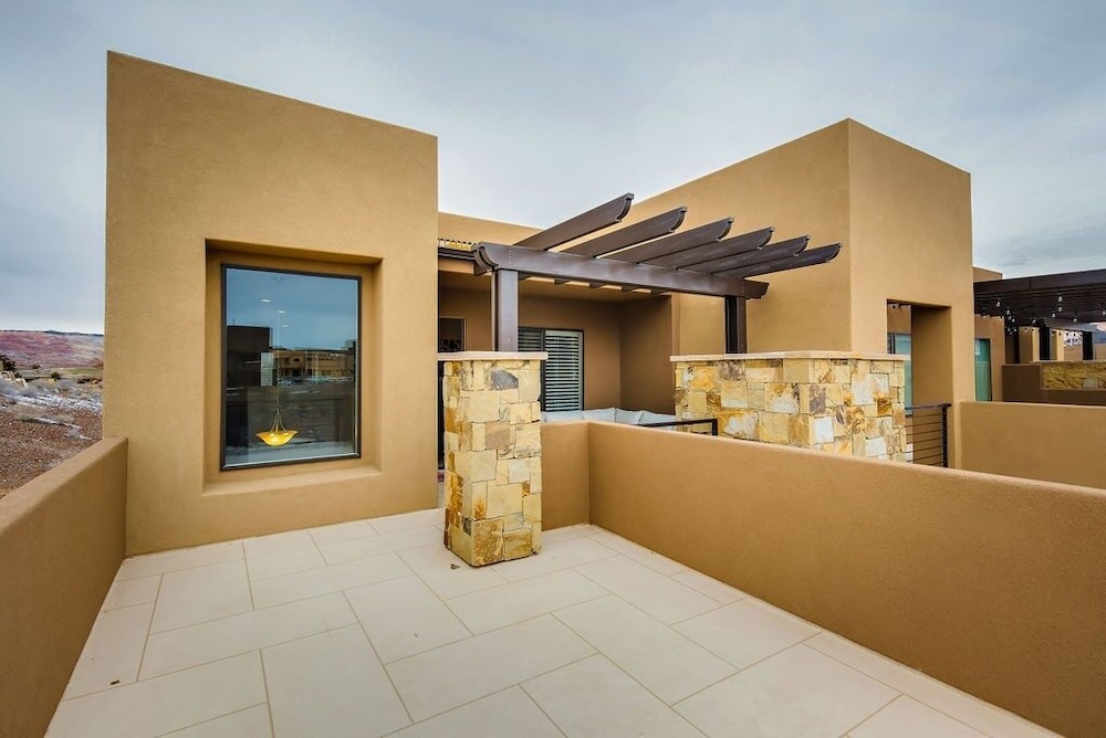 Townhome, 3 Bedrooms photo 3
