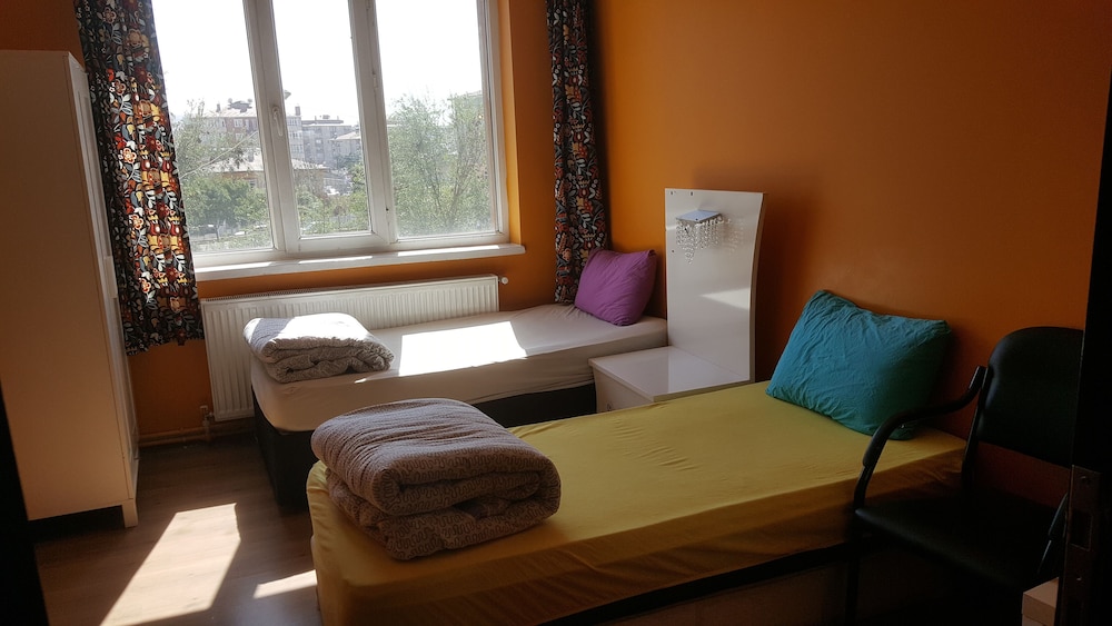 Standard Twin Room photo 2
