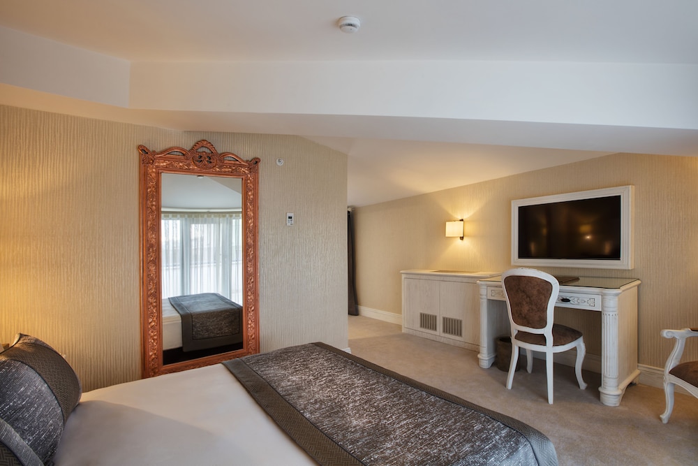 Junior Room
