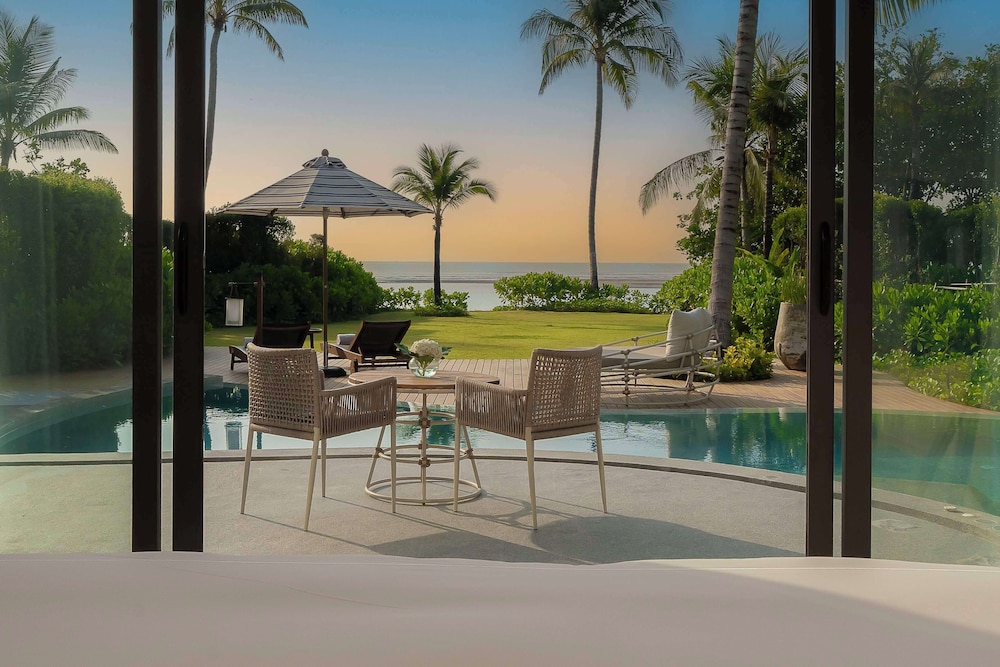 Beach Front Pool Villa - Photo 4