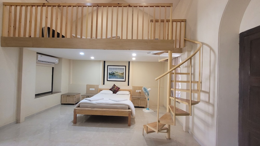 Luxury Double or Twin Room, Multiple Beds, Non Smoking, Hill View photo 1