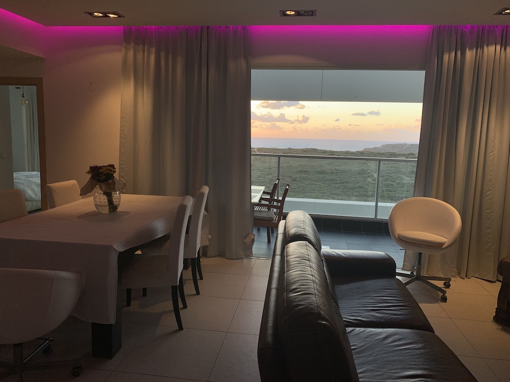 Royal Apartment, 2 Bedrooms, Balcony, Sea View photo 3