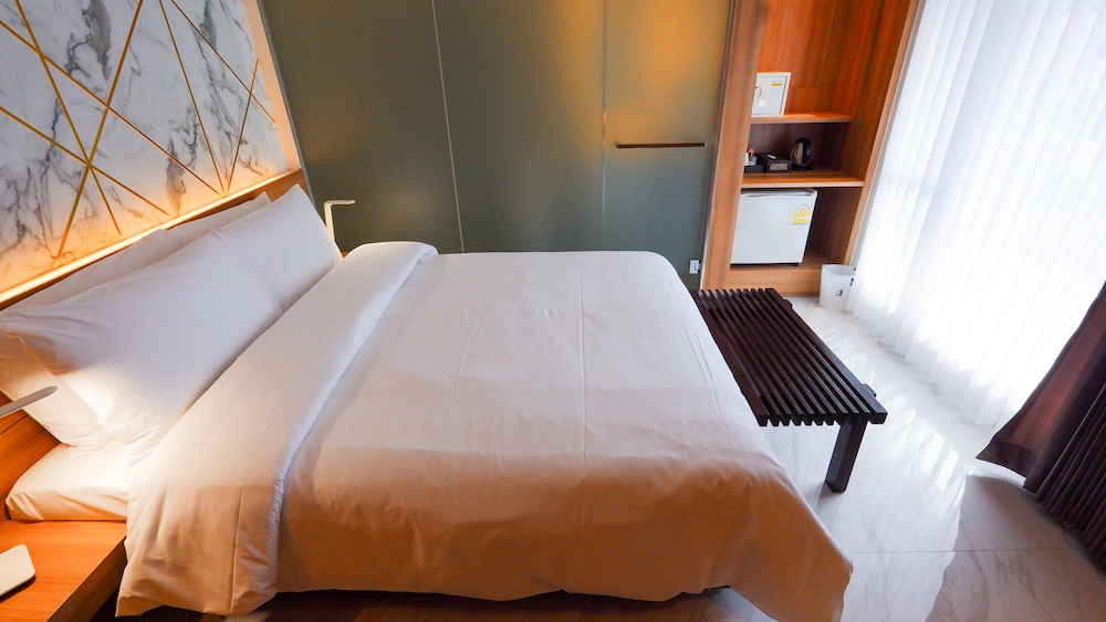 Deluxe Double Room, City View photo 2