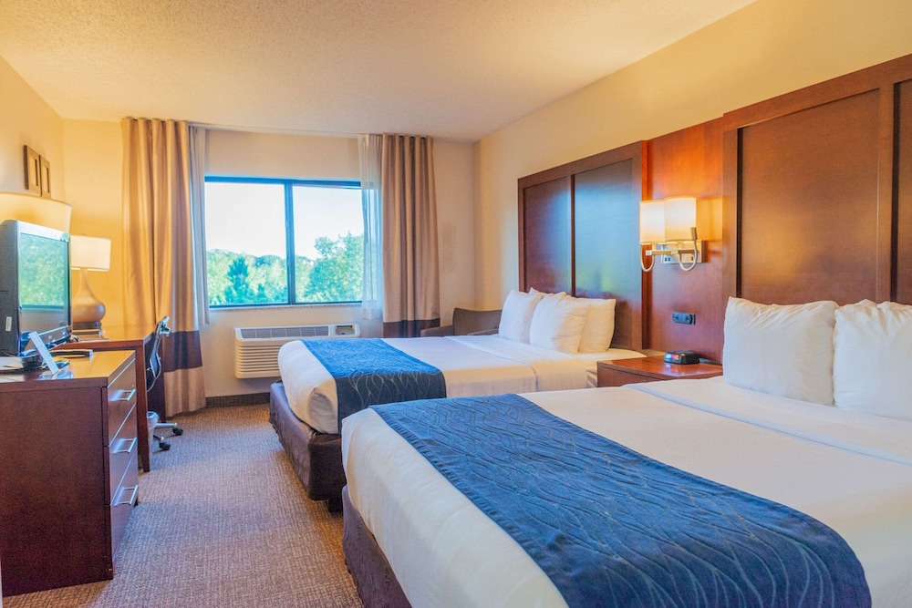Standard Room, 2 Queen Beds, Mountain View photo 1