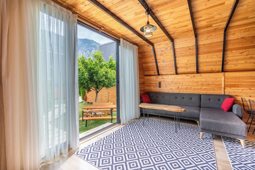 Deluxe Bungalow - Photo 28