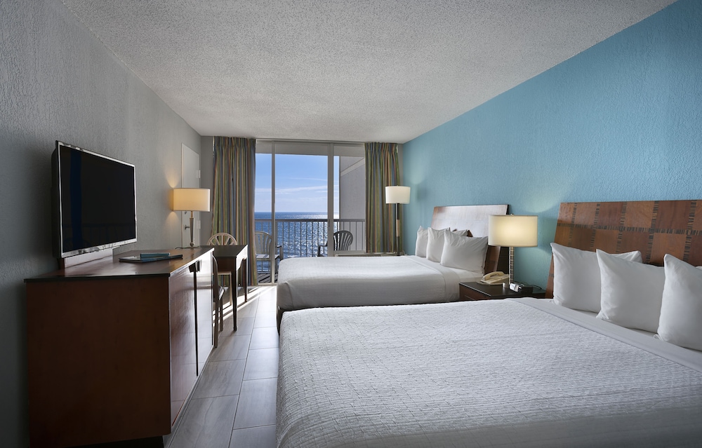 Classic Double Room, 2 Queen Beds, Kitchenette, Oceanfront