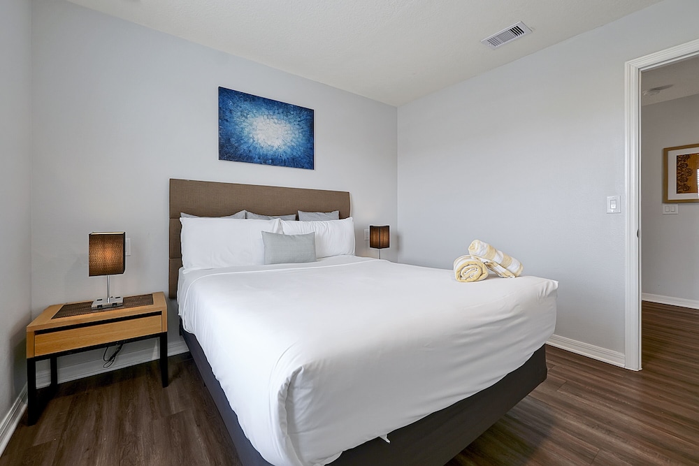 Standard Townhome, 3 Bedrooms, Hot Tub - Photo 7