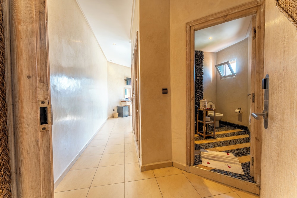 Basic Double Room, 1 Bedroom, City View photo 1