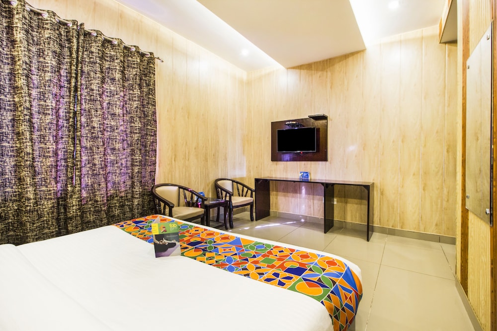 Premium Room, 1 Queen Bed photo 2