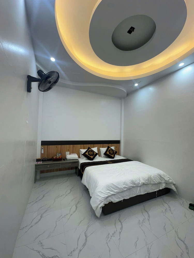 Standard Room, 1 Queen Bed